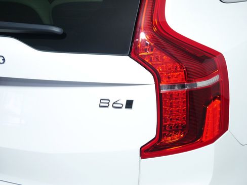 Used 2023 Volvo XC90 B6 Ultimate image 17