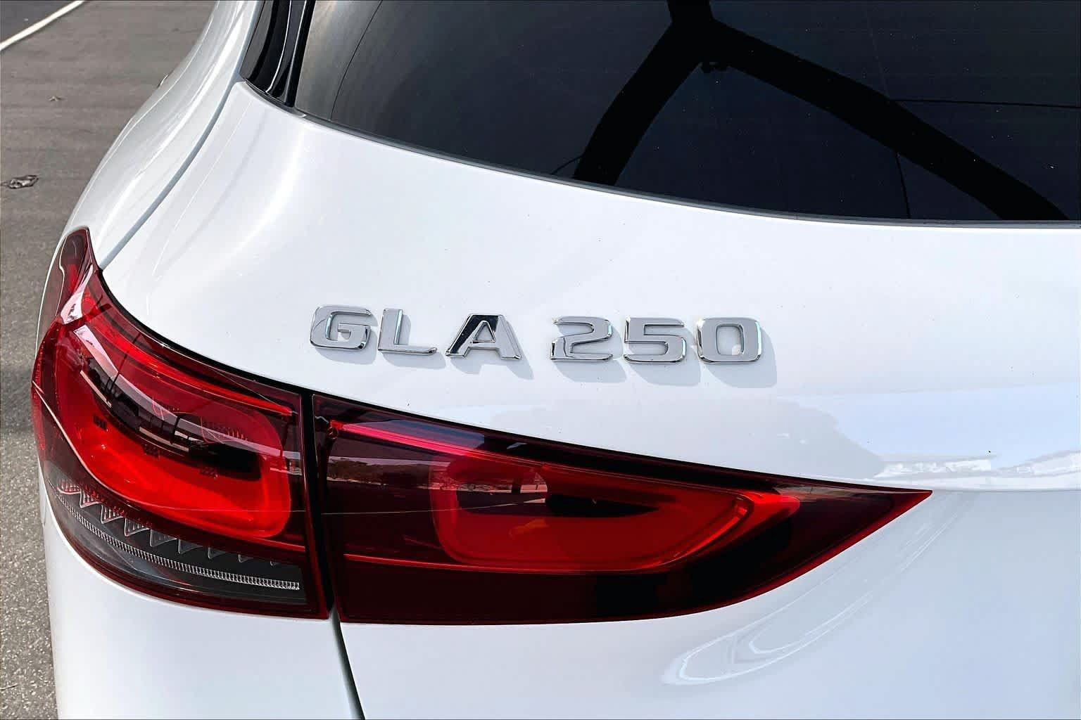 Used 2021 Mercedes-Benz GLA 250 4MATIC image 10