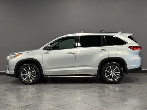 Used 2017 Toyota Highlander XLE FWD image 8
