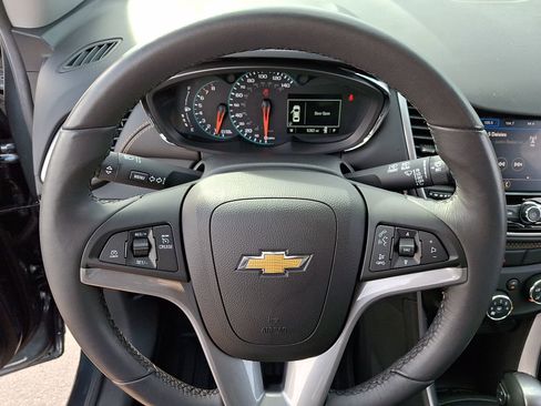 Certified 2022 Chevrolet Trax LT w/ LT Convenience Package image 21