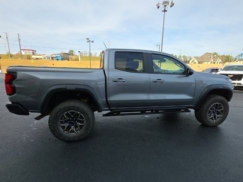 Used 2024 Chevrolet Colorado ZR2 w/ ZR2 Convenience Package III image 5