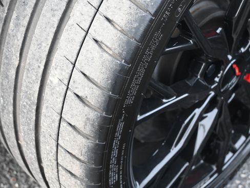 Used 2023 Chevrolet Corvette Stingray Premium Conv w/ Z51 Performance Package image 18