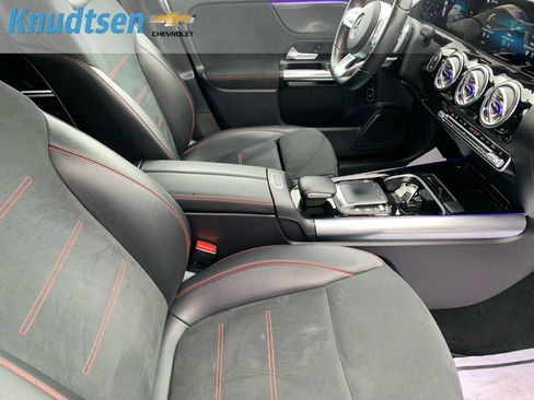 Used 2022 Mercedes-Benz GLA 250 4MATIC image 11