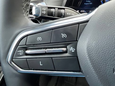 Used 2025 Chevrolet Equinox LT w/ Convenience Package II AWD/4WD image 13