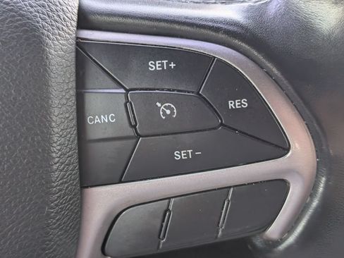 Used 2021 Jeep Grand Cherokee Laredo AWD/4WD image 14