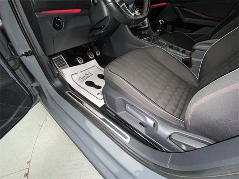 Used 2019 Volkswagen Jetta GLI image 12