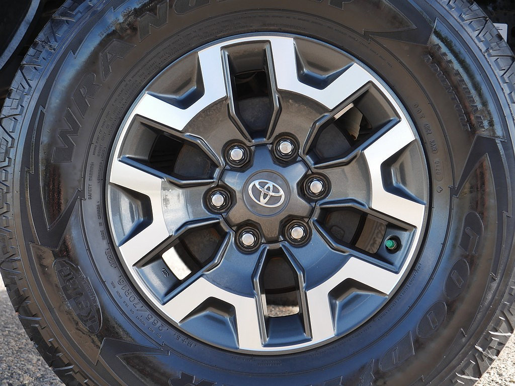 Used 2020 Toyota Tacoma TRD Off-Road w/ TRD Premium Off Road Package AWD/4WD image 65