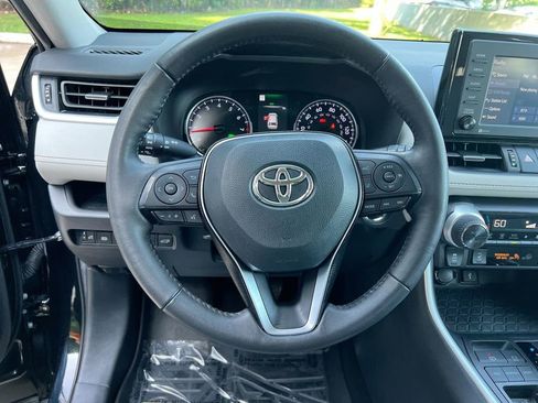 Used 2021 Toyota RAV4 XLE Premium FWD image 13