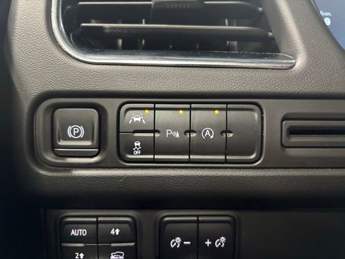 Used 2023 GMC Yukon SLT image 19