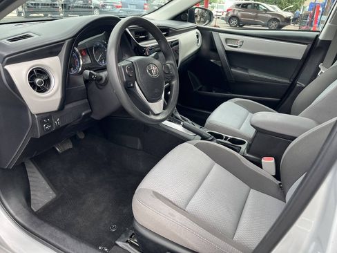 Used 2018 Toyota Corolla LE FWD image 15