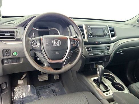 Used 2017 Honda Ridgeline RT image 11