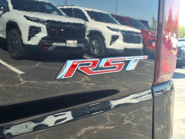 Used 2022 Chevrolet Silverado 1500 RST w/ Z71 Off-Road Package AWD/4WD image 22