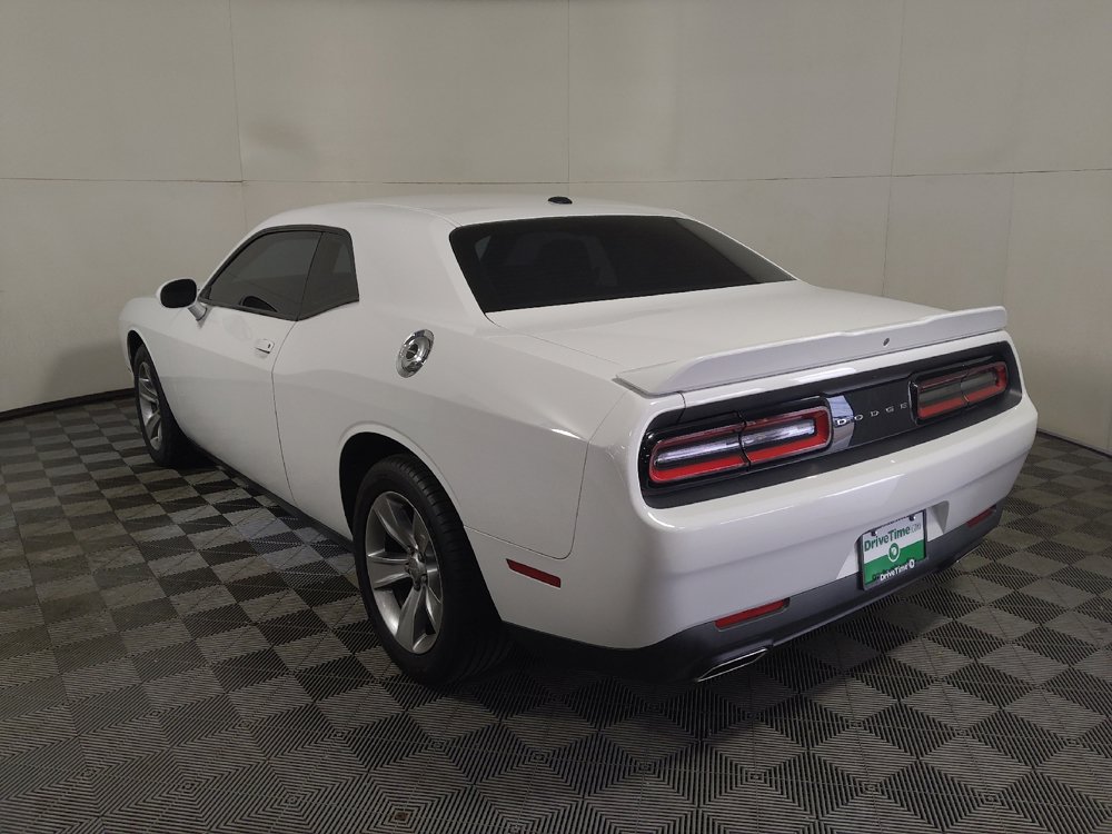 Used 2018 Dodge Challenger SXT RWD image 5