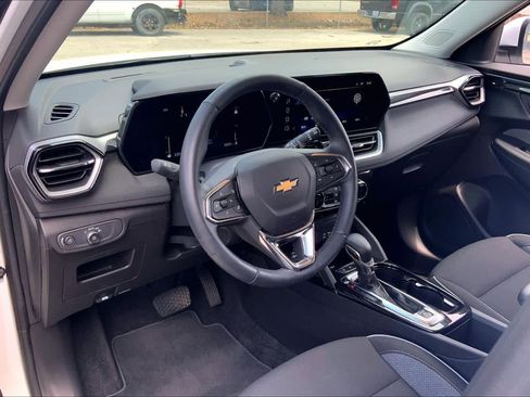 Used 2025 Chevrolet TrailBlazer LT w/ Convenience Package FWD image 18