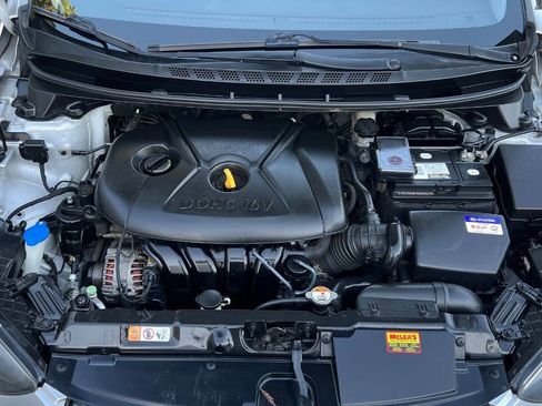 Used 2013 Hyundai Elantra GLS w/ Preferred Pkg image 24