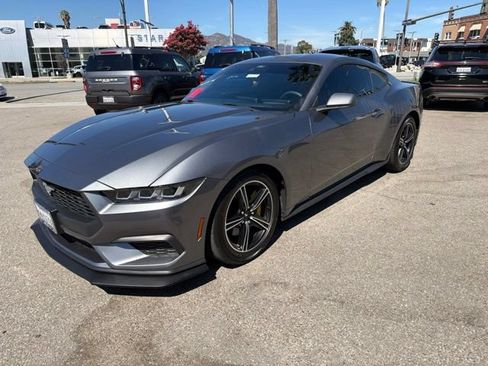 Used 2024 Ford Mustang Coupe RWD image 3