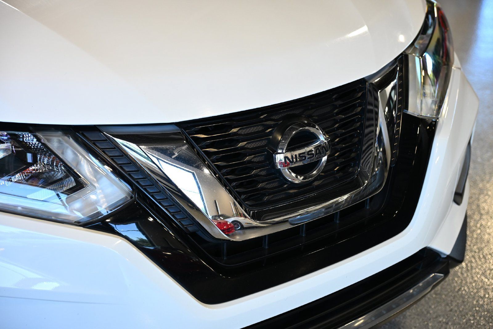 Used 2017 Nissan Rogue S FWD image 9