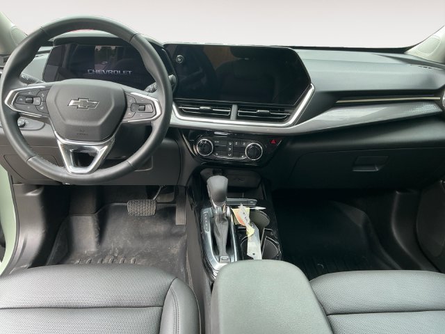 Used 2025 Chevrolet Trax ACTIV w/ Driver Confidence Package FWD image 11