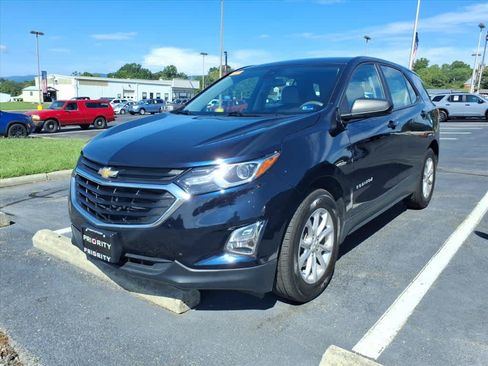 Used 2020 Chevrolet Equinox LS FWD image 2