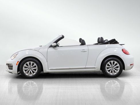 Used 2019 Volkswagen Beetle 2.0T SE image 2