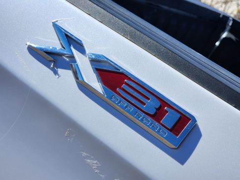 Used 2023 GMC Sierra 1500 SLT w/ SLT Premium Plus Package image 9