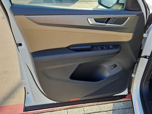 New 2026 Volkswagen Atlas Cross Sport SE image 14