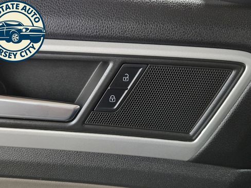 Used 2023 Volkswagen Atlas SE AWD/4WD image 22