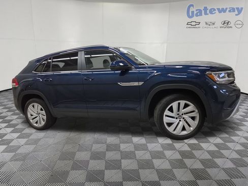 Used 2023 Volkswagen Atlas Cross Sport SE AWD/4WD image 1