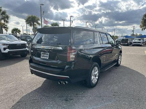 Used 2024 Chevrolet Suburban Premier RWD image 16