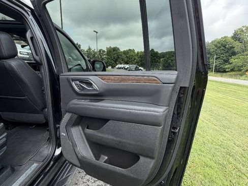 Used 2021 Chevrolet Suburban High Country AWD/4WD image 41