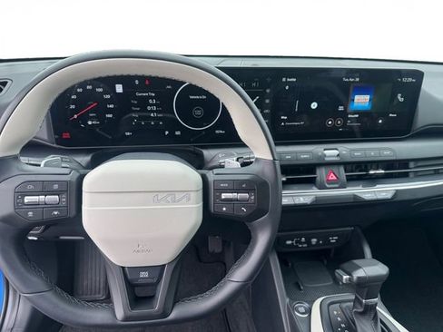 Used 2025 Kia K4 GT-Line w/ GT-Line Premium Package FWD image 12