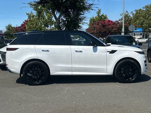 New 2026 Land Rover Range Rover Sport Dynamic SE AWD/4WD image 8