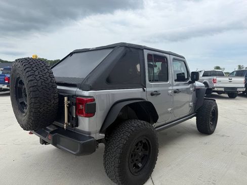 Used 2018 Jeep Wrangler Unlimited Rubicon w/ Dual Top Group AWD/4WD image 8