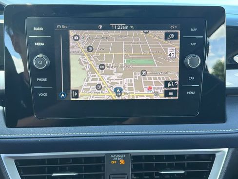 Certified 2025 Volkswagen Taos SEL AWD/4WD image 16