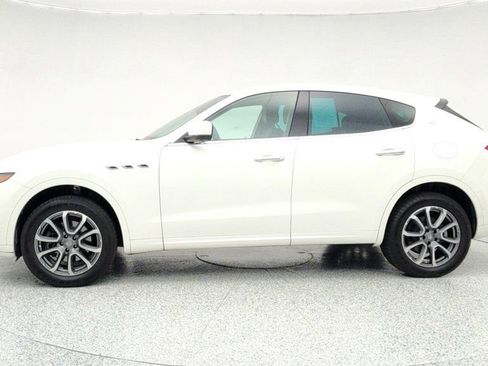 Used 2017 Maserati Levante image 8