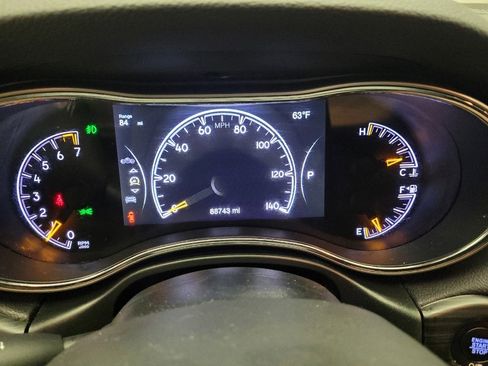 Used 2020 Jeep Grand Cherokee Limited w/ Luxury Group II image 23