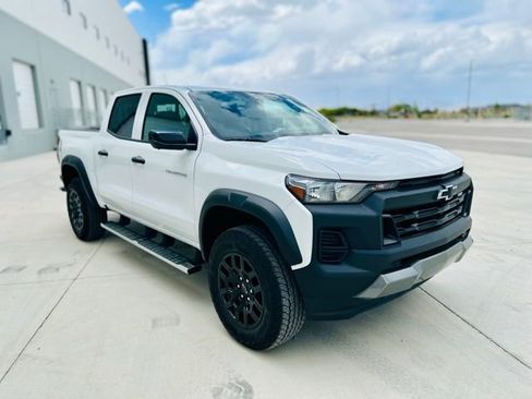 Used 2024 Chevrolet Colorado Trail Boss w/ Technology Package image 5