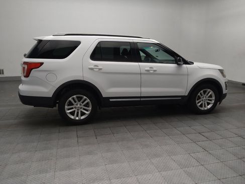 Used 2017 Ford Explorer XLT w/ Equipment Group 202A FWD image 10