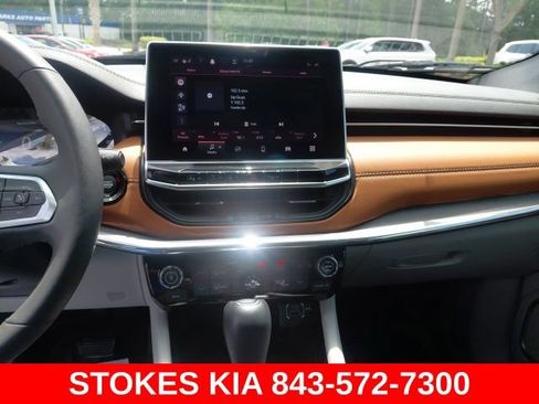 Used 2024 Jeep Compass Limited AWD/4WD image 12