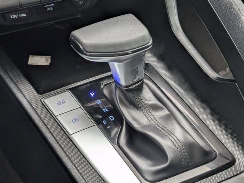 Used 2021 Hyundai Elantra SEL image 4