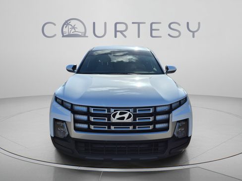 Used 2025 Hyundai Santa Cruz SE FWD image 8