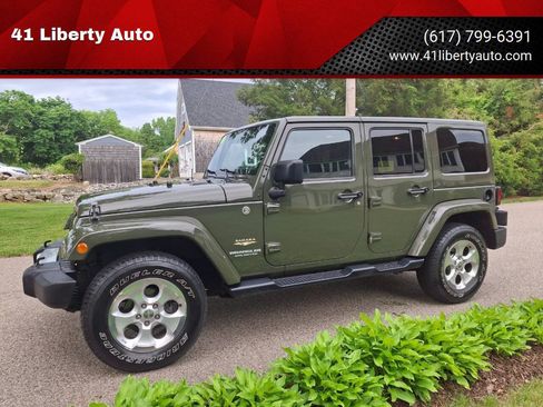 Used 2015 Jeep Wrangler Unlimited Sahara w/ Connectivity Group AWD/4WD image 1