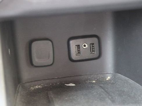 Used 2019 GMC Acadia SLT image 30