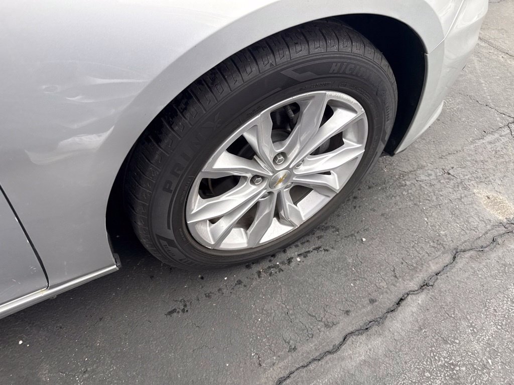 Used 2022 Chevrolet Malibu LT FWD image 31
