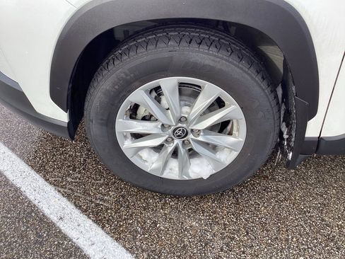 Used 2022 Toyota Corolla Cross LE image 35