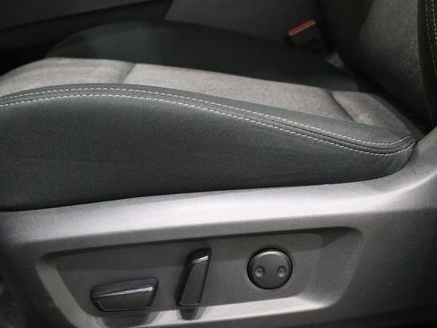 Used 2024 Nissan Rogue SV FWD image 19