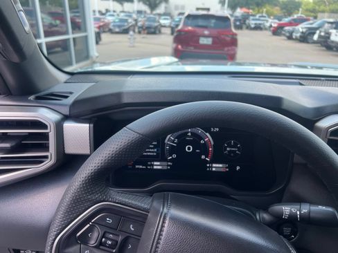 Used 2026 Toyota Tundra Limited AWD/4WD image 6