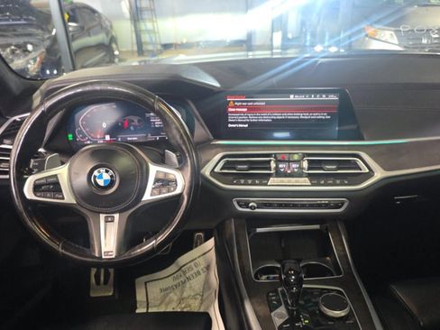 Used 2021 BMW X7 xDrive40i w/ M Sport Package AWD/4WD image 3