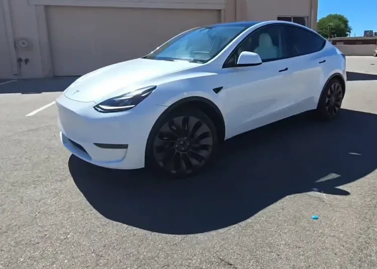 Used 2024 Tesla Model Y Performance AWD/4WD image 1