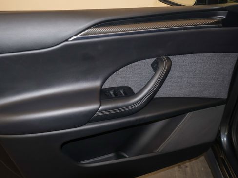 Used 2023 Tesla Model X Plaid image 18